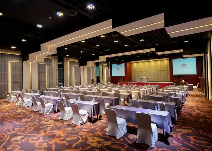 Tk Palace & Convention Hotel